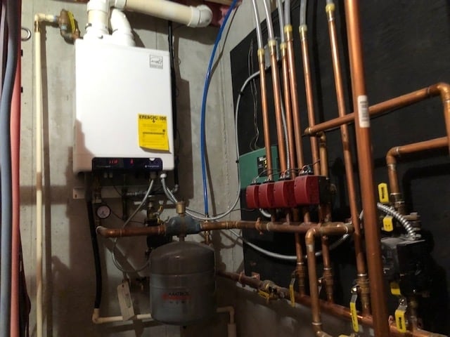 Building Photo - 1376 NH-11