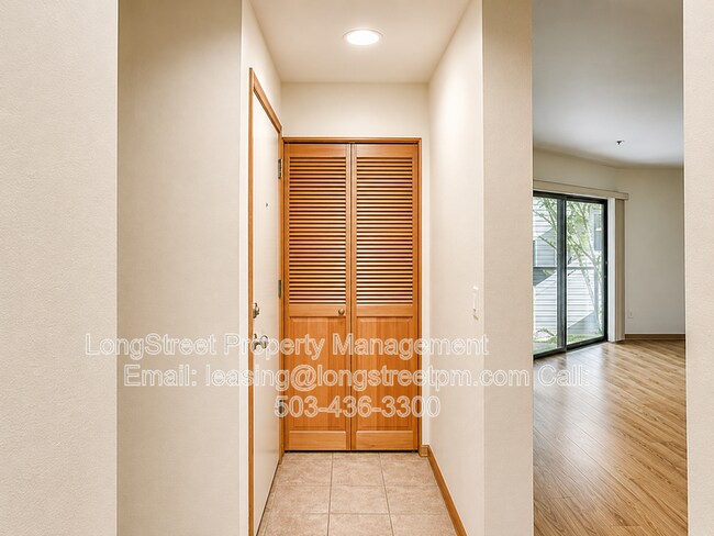 Building Photo - 720 NW Naito Pky