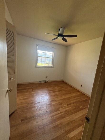 Building Photo - 1206 Burlington Dr