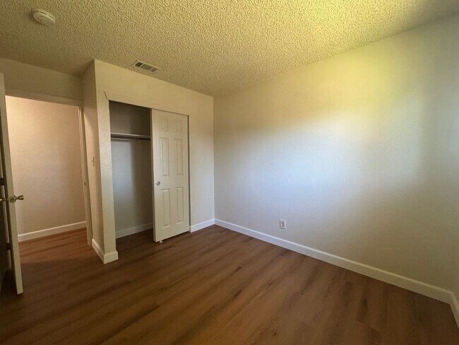 Building Photo - 9457 Bravo Way