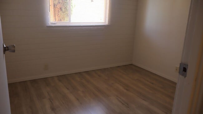 Building Photo - Cute House in Town