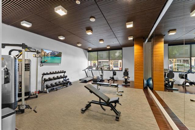 Building Photo - 2604 Fifth Ave