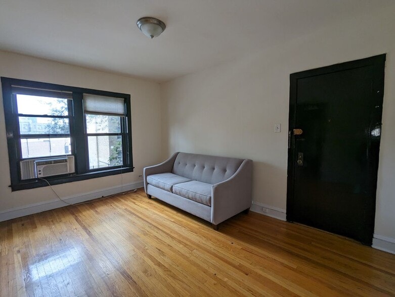 Building Photo - 2700 N Spaulding Ave