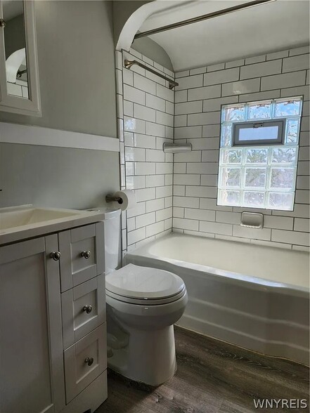 Building Photo - 42 Onondaga Ave