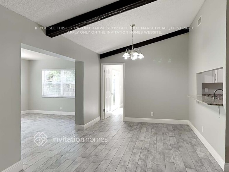 Building Photo - 19545 Carolina Cir