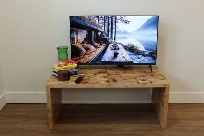 Building Photo - 110 Hotel St