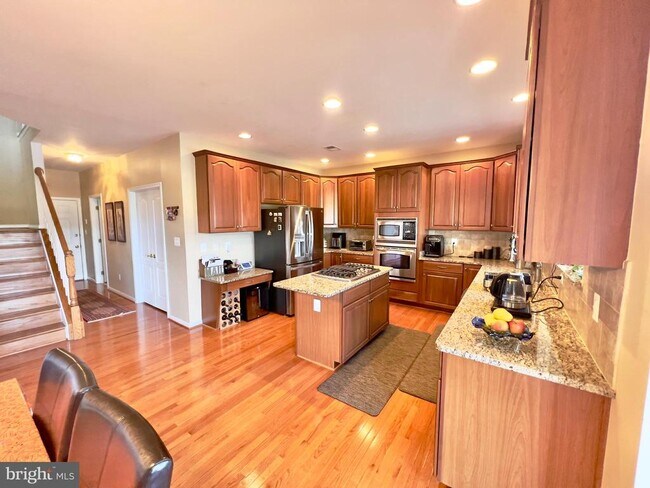 Building Photo - 42650 Nations St