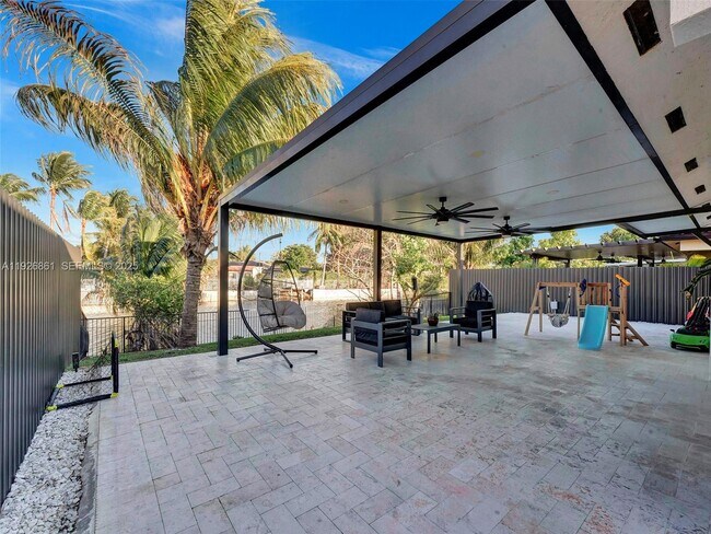 Building Photo - 19901 NW 77th Ct