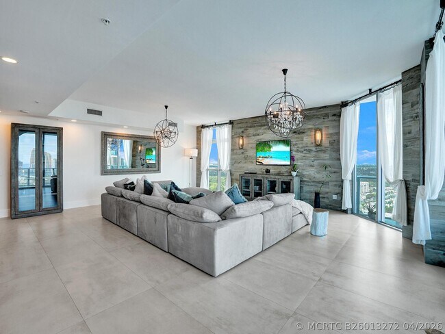 Building Photo - 17301 Biscayne Blvd