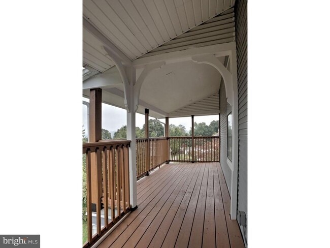 Building Photo - 2423 Fairview Ave