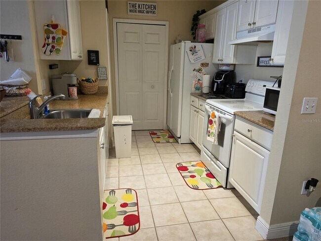 Building Photo - 1300 Eastern Pecan Pl