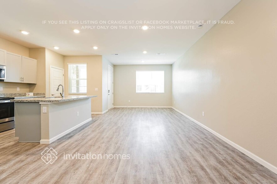 Building Photo - 1800 S Flat Rock Way