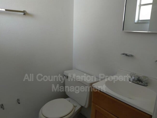 Building Photo - 14860 SW 35th Cir