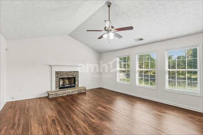 Building Photo - 282 Rockingham Dr