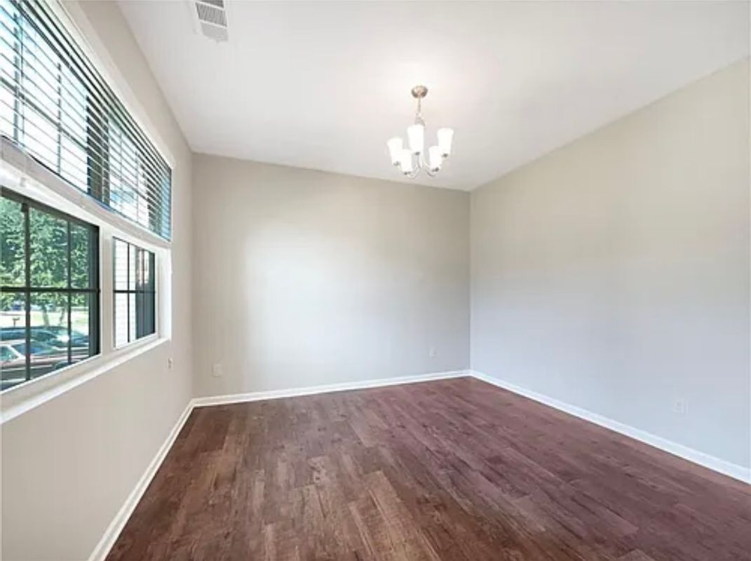 Building Photo - 444 Lake Ridge Ln