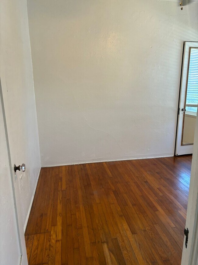 Building Photo - Charming 1-Bedroom Apartment in Bankers Hill!