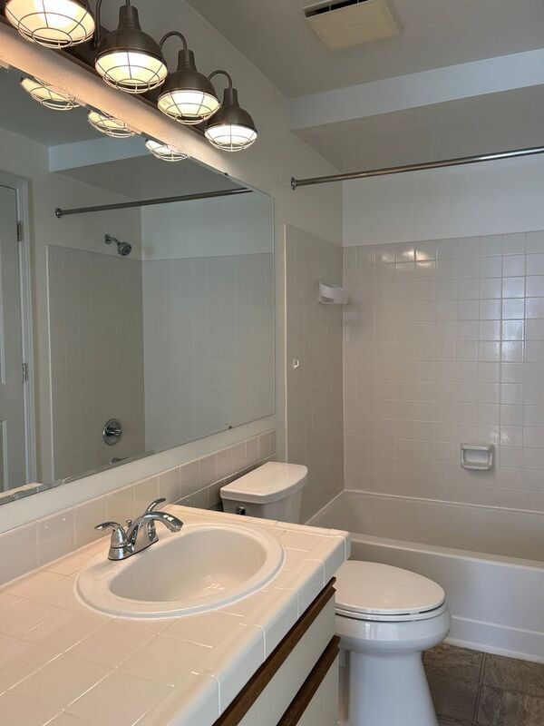 Building Photo - 3565 S Gekeler Ln