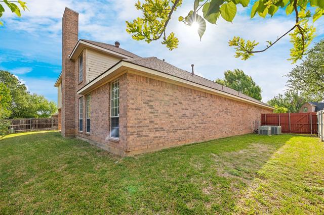 Building Photo - 2200 Melanie Dr