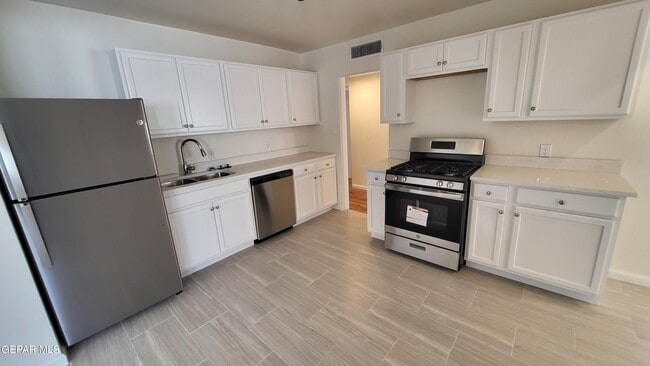 Building Photo - 3531 Harrison Ave