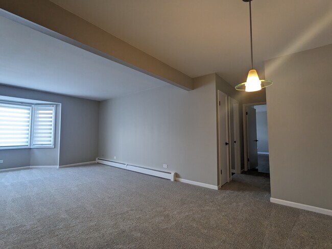 Building Photo - 518 W Miner St