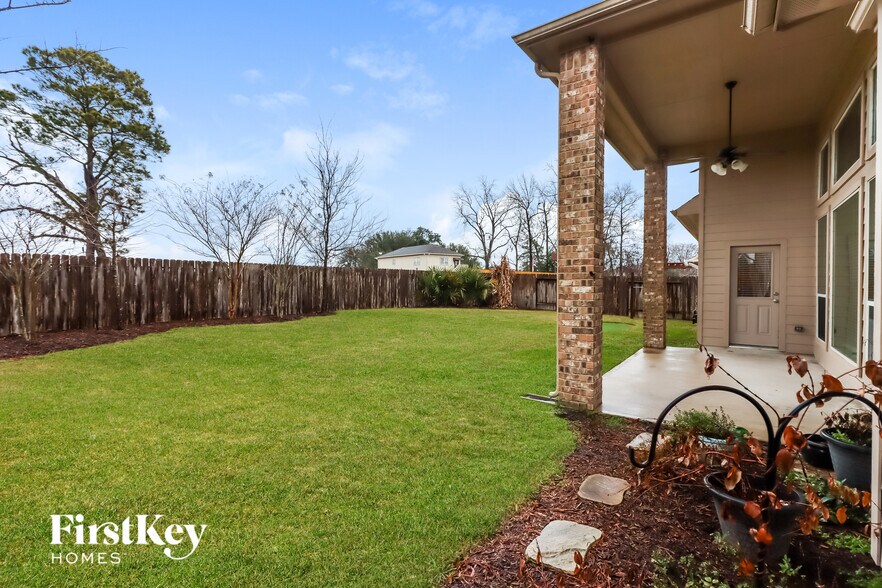 Building Photo - 2807 Angela Way Dr