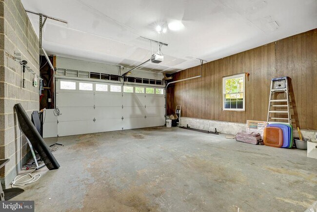 Building Photo - 8995 Parliament Dr