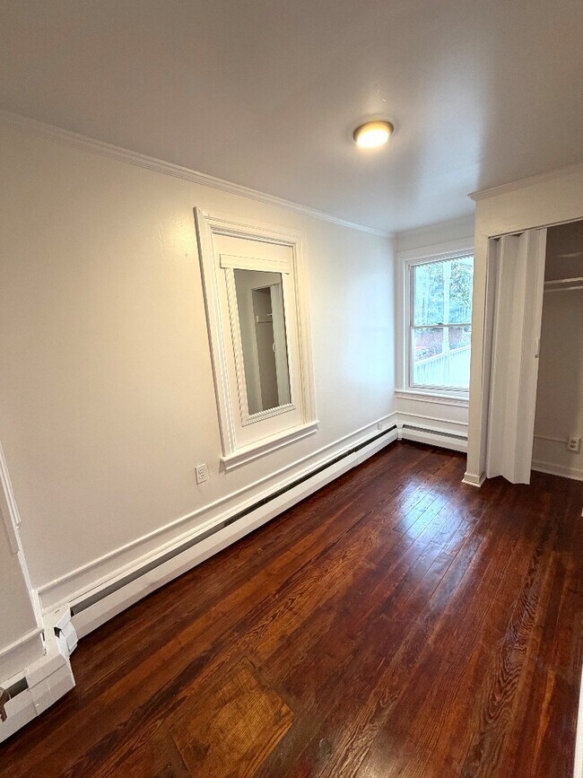 Building Photo - 607 Salem Ave