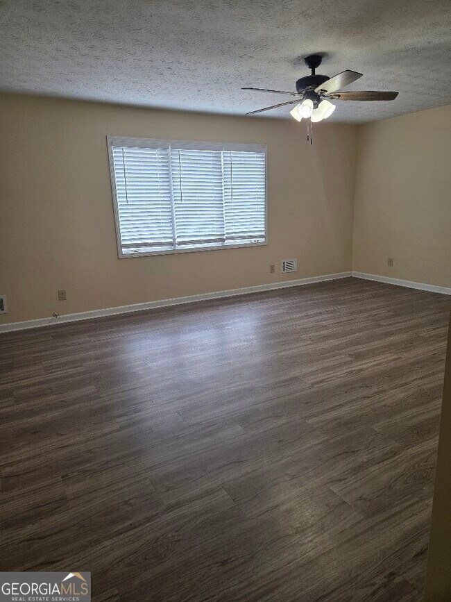 Building Photo - 2120 Fieldstone View Ct SE