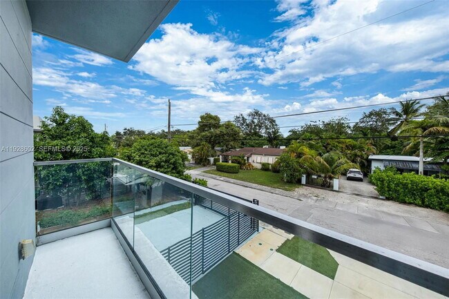 Building Photo - 3142 Carter St