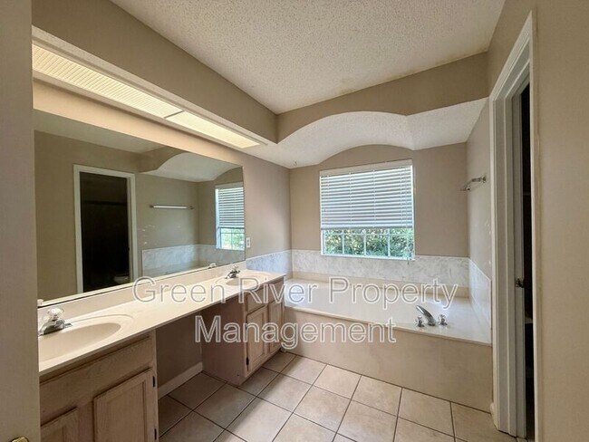 Building Photo - 1523 Quail Wood Ct