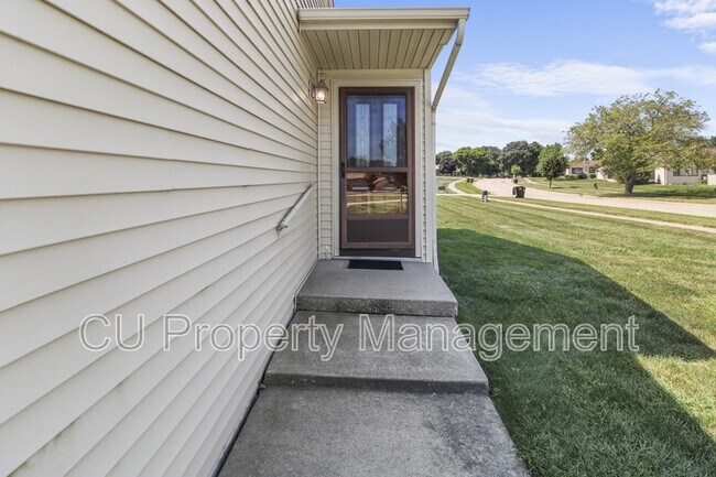 Building Photo - 2409 Heritage Dr