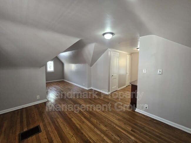 Building Photo - 15401 Eastwood St