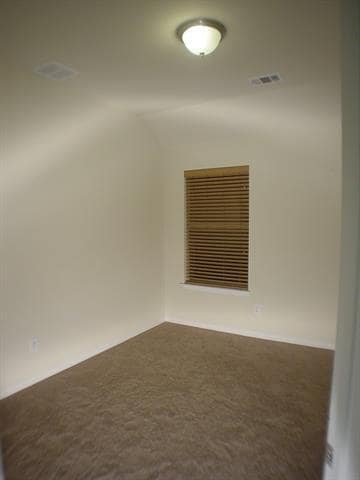 Building Photo - 209 Bird Creek Dr