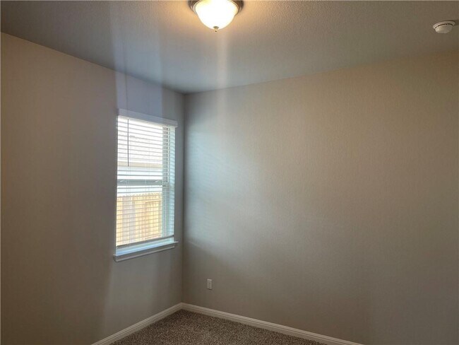 Building Photo - 1029 Kerrwood Wy