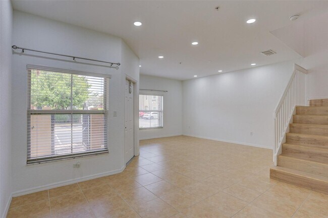 Building Photo - 2851 Prospect Rd