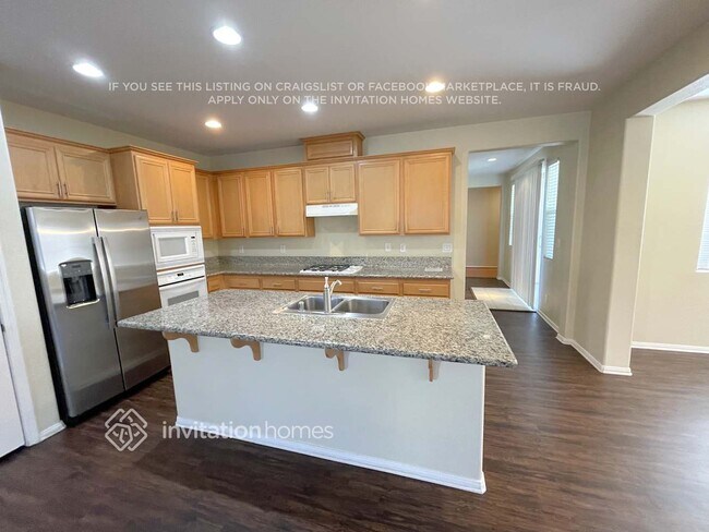 Building Photo - 6223 W Ave J 10