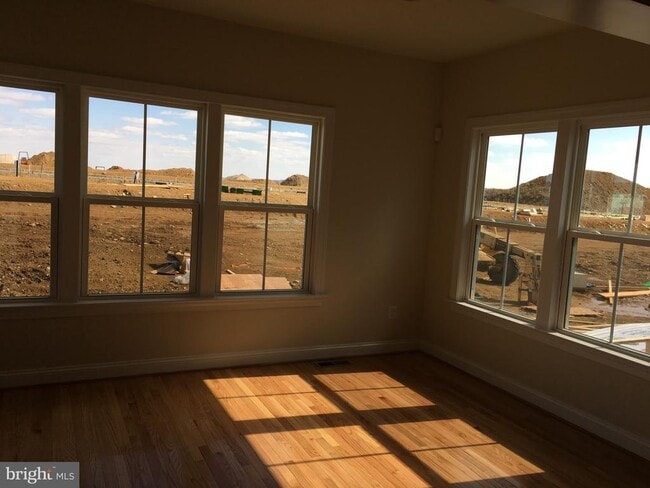 Building Photo - 315 Quarry Point Rd