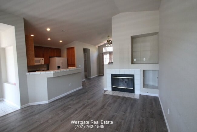 Building Photo - 1801 Foxboro St