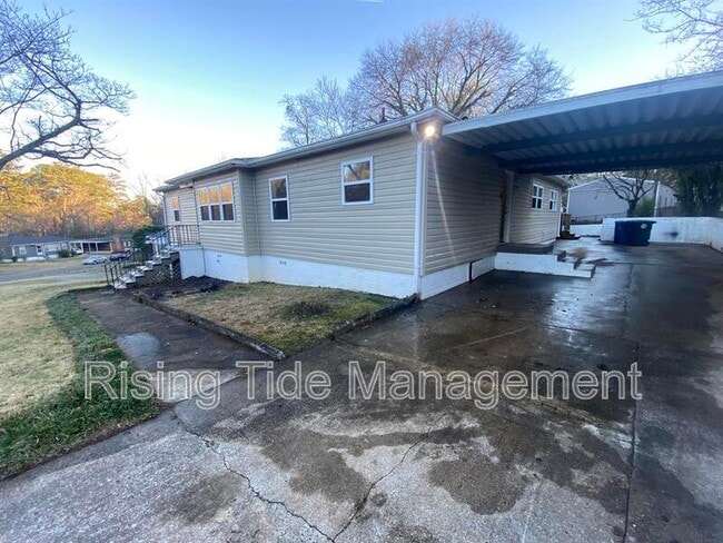 Building Photo - 620 Lee Rd