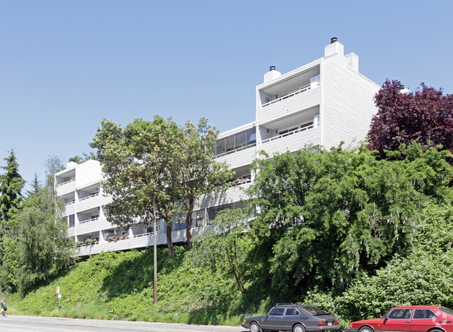 Primary Photo - Chateau Thierry