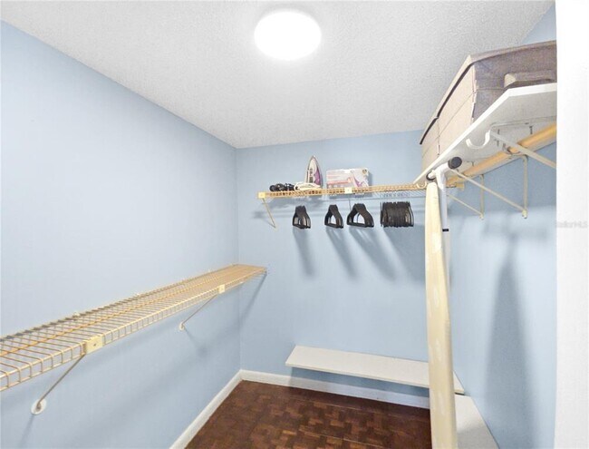 Building Photo - 553 Fairways Cir