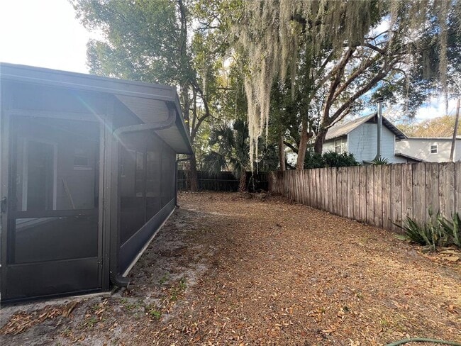 Building Photo - 2220 Amherst Ave