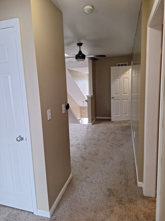 Building Photo - 994 N Findley St