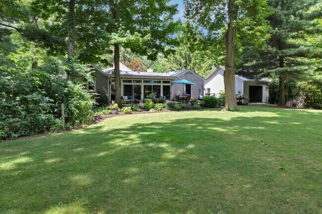 Building Photo - 7093 S Section Line Rd