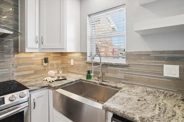 Building Photo - 411 Pebble Way