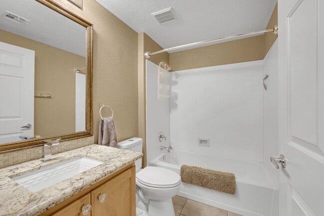 Building Photo - Gorgeous 3 bedroom two story townhome