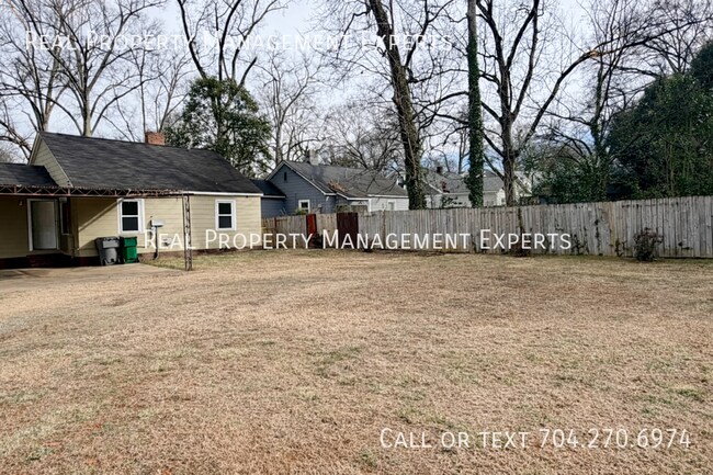 Building Photo - 2100 Camp Greene St