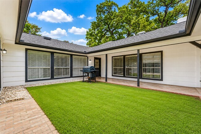 Building Photo - 8107 Durklyn Ln