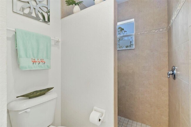 Building Photo - 1728 Kadashow Ave