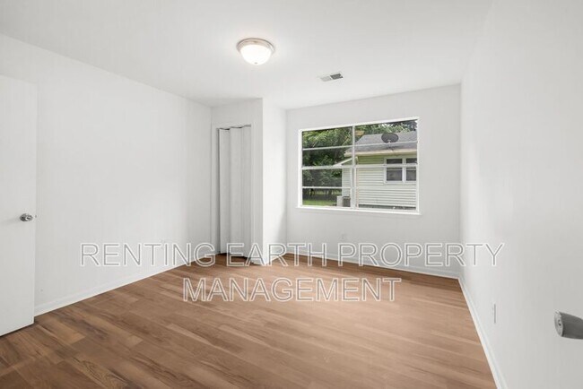 Building Photo - 3353 Jefferson Ave SW